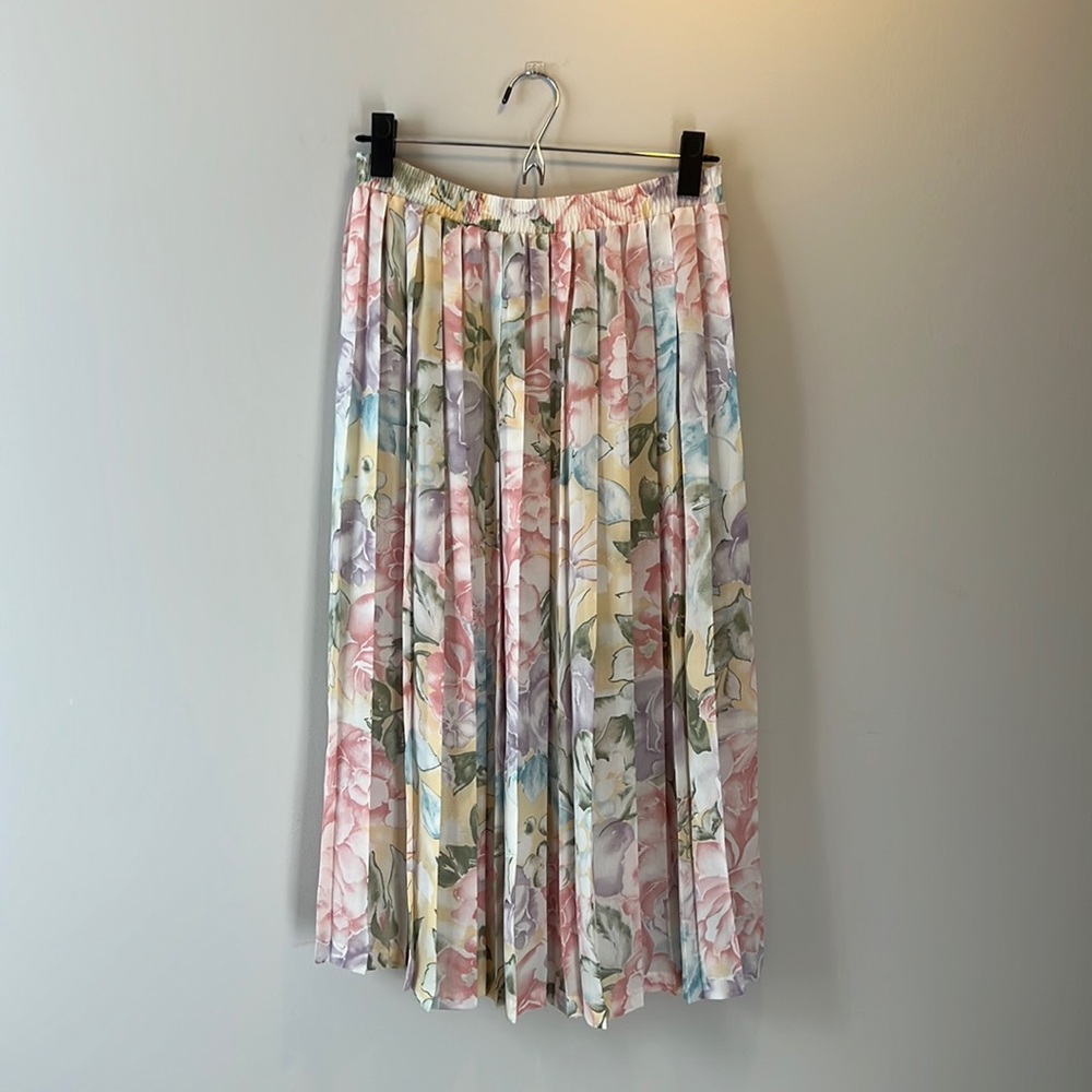 Vintage pleated pastel floral mid-length skirt